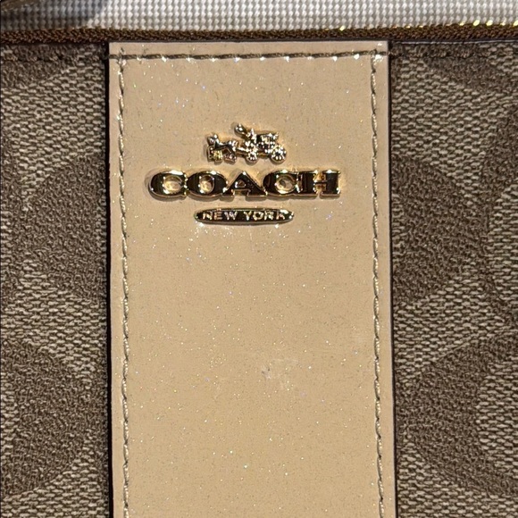 Coach Signature Leather Khaki/Platium Corner Zip Wristlet - Picture 4 of 6